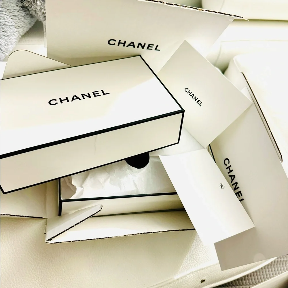 Chanel authentic Gift Box with Gift Message blank card and receipt holder